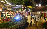 Ngắm Hồ Văn lung linh trong đêm